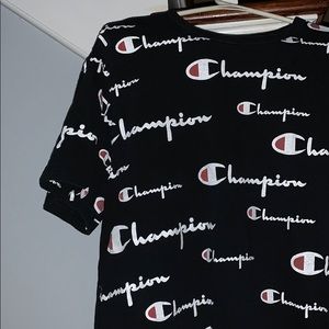 Large black large print champion shirt